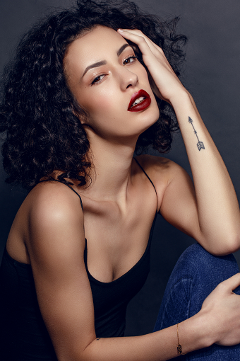 Retouch beauty portrait studio