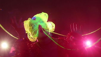 Real-time Virtual Reality Experience for Bjork's Notget