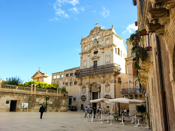 City-focused travel photography - Italy