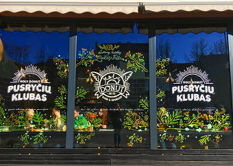 Winter window art