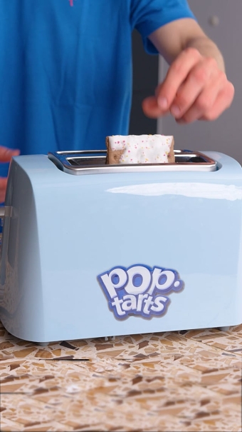 POPTARTS WHILEYOUWAIT