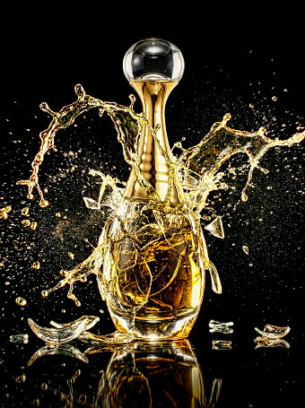 J’Adore Dior — Sculpting Liquid Light