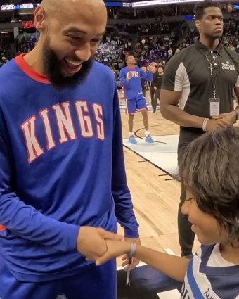 Sezzle: A Courtside Surprise for a Young Fan