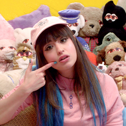 Kero Kero Bonito - Lipslap (Official video)