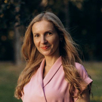 Svetlana Li