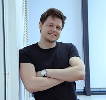 Viktor Bright